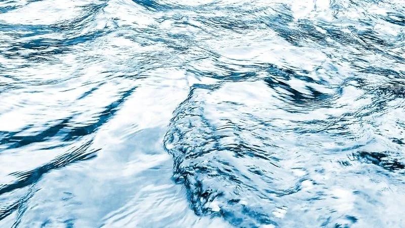 水が流れている